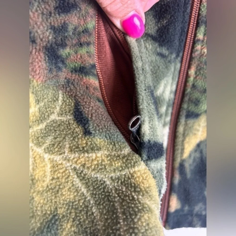 Boy’s camouflage fleece hoodie jacket size small